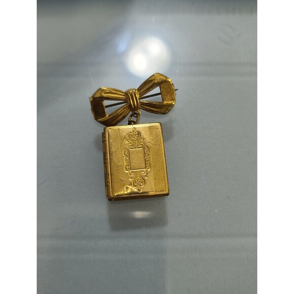 Vintage Medium Picture Frame Gold Tone Bow locket - Picture 1 of 6